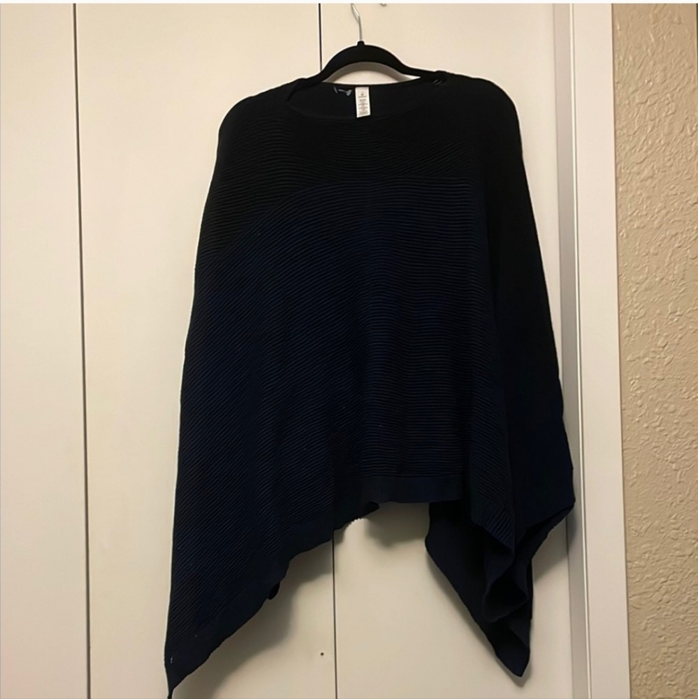 Lululemon women’s poncho Size OS